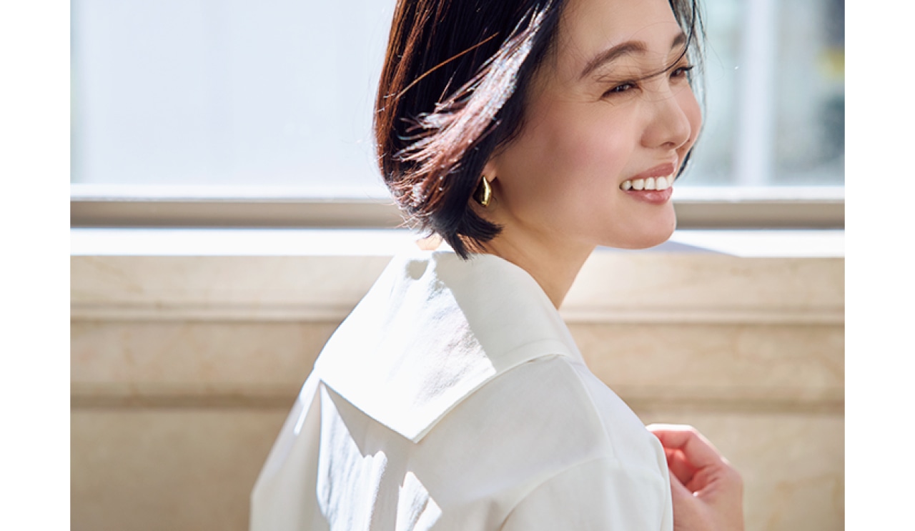 今っぽいきれいめ見えがかなう小さめのセーラーがポイント。