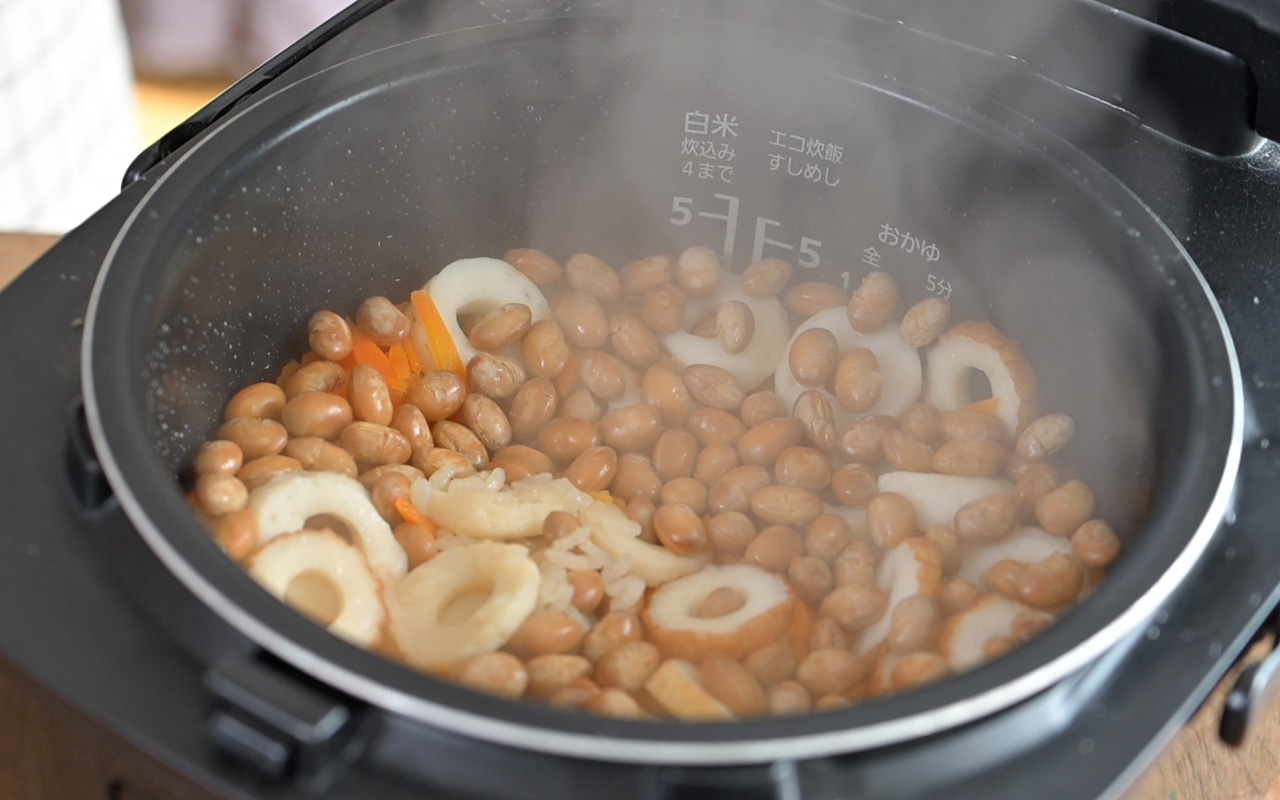 ②が炊き上がったら全体を混ぜて