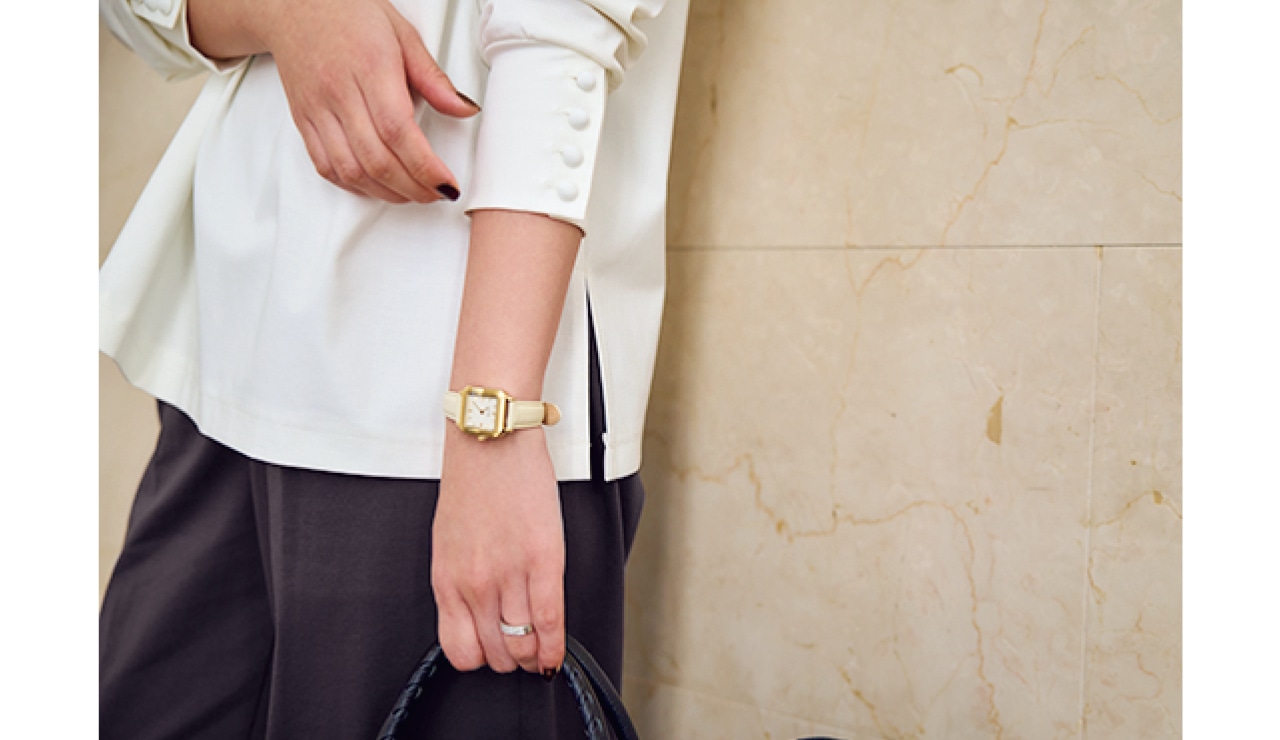腕まくりしても落ちてこない長めのカフスで動きやすい。