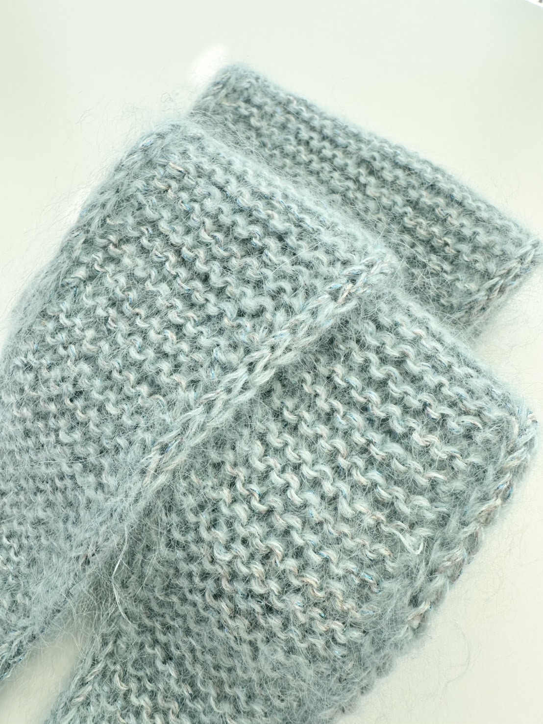 LEEスタッフが編んだライトグリーンのソフィースカーフの編み地