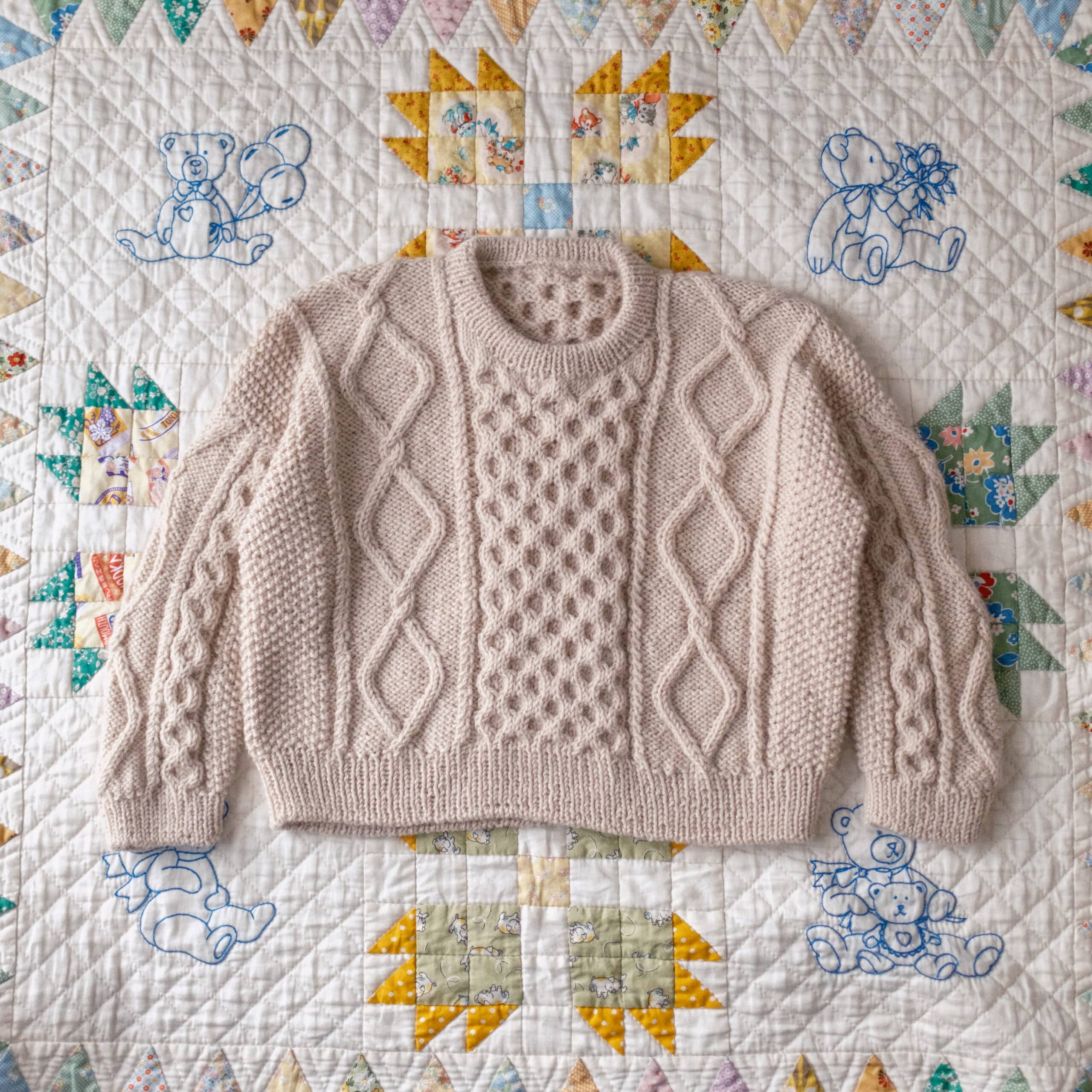 LEEスタッフのねこまが編んだPetitKnitに掲載されていた子ども用セーター