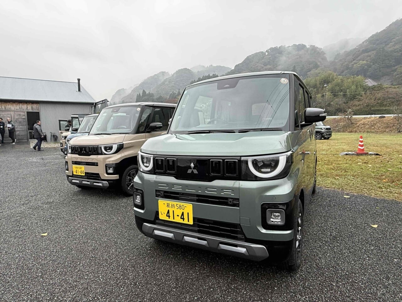 新型デリカミニ4WD