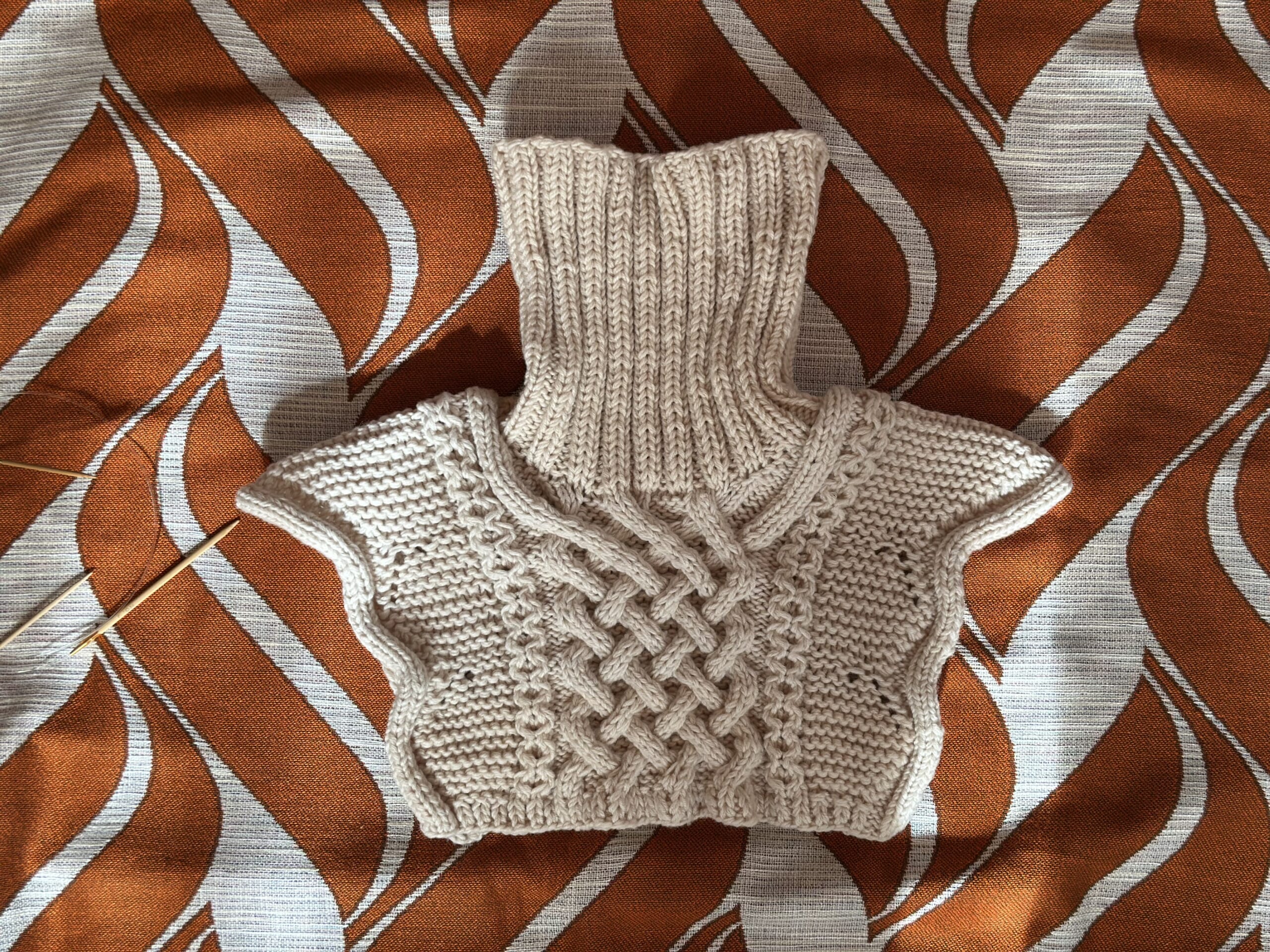 クラウディアのネックウォーマー　chocoshoe  編み物