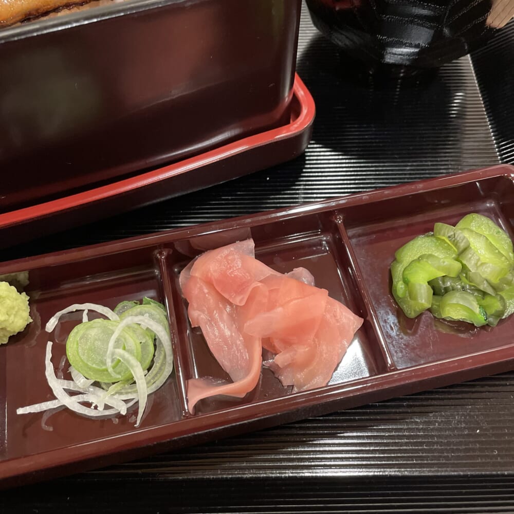 鰻の成瀬　鰻　上うな重
薬味