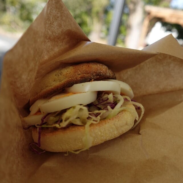 ゆで卵＆スパイスマヨネーズのマフィン