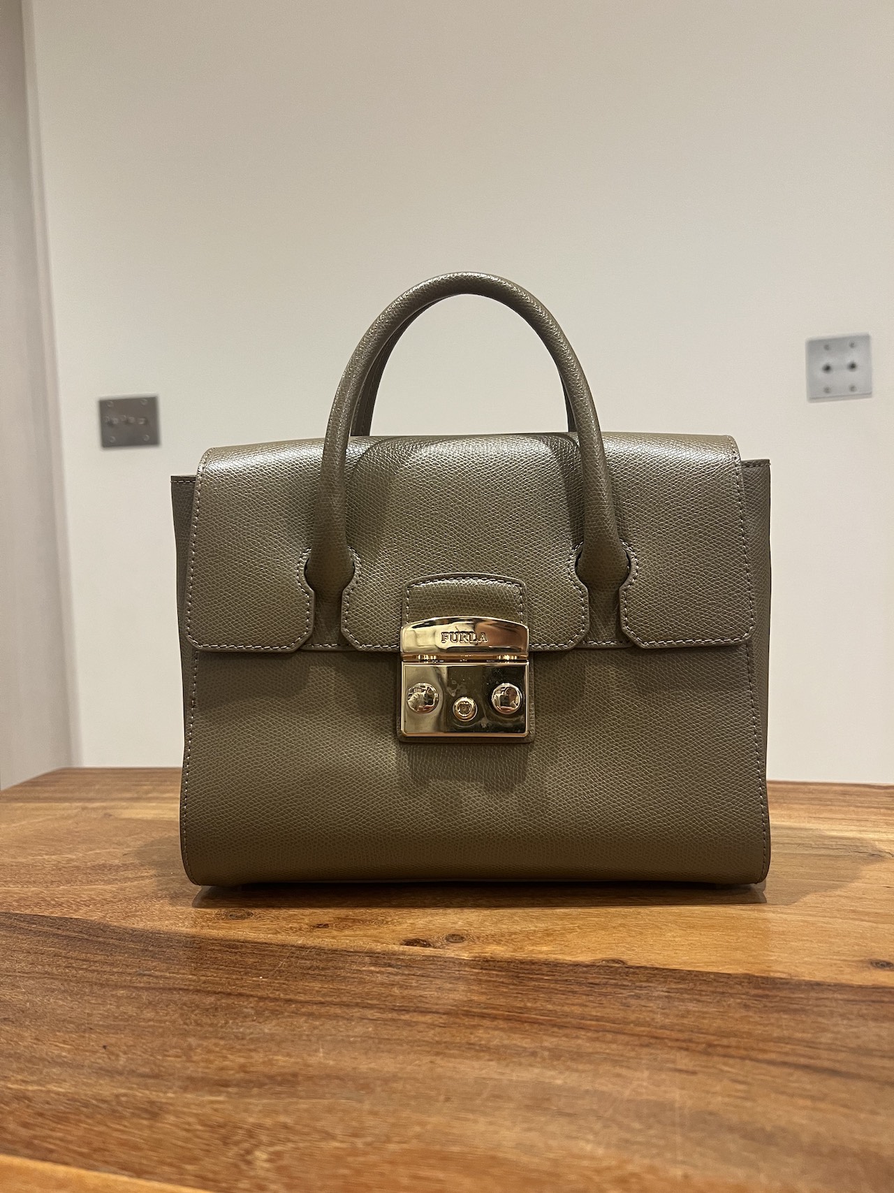 LEE100人隊 No.032 あーさんさん　フルラのグレージュバッグ　