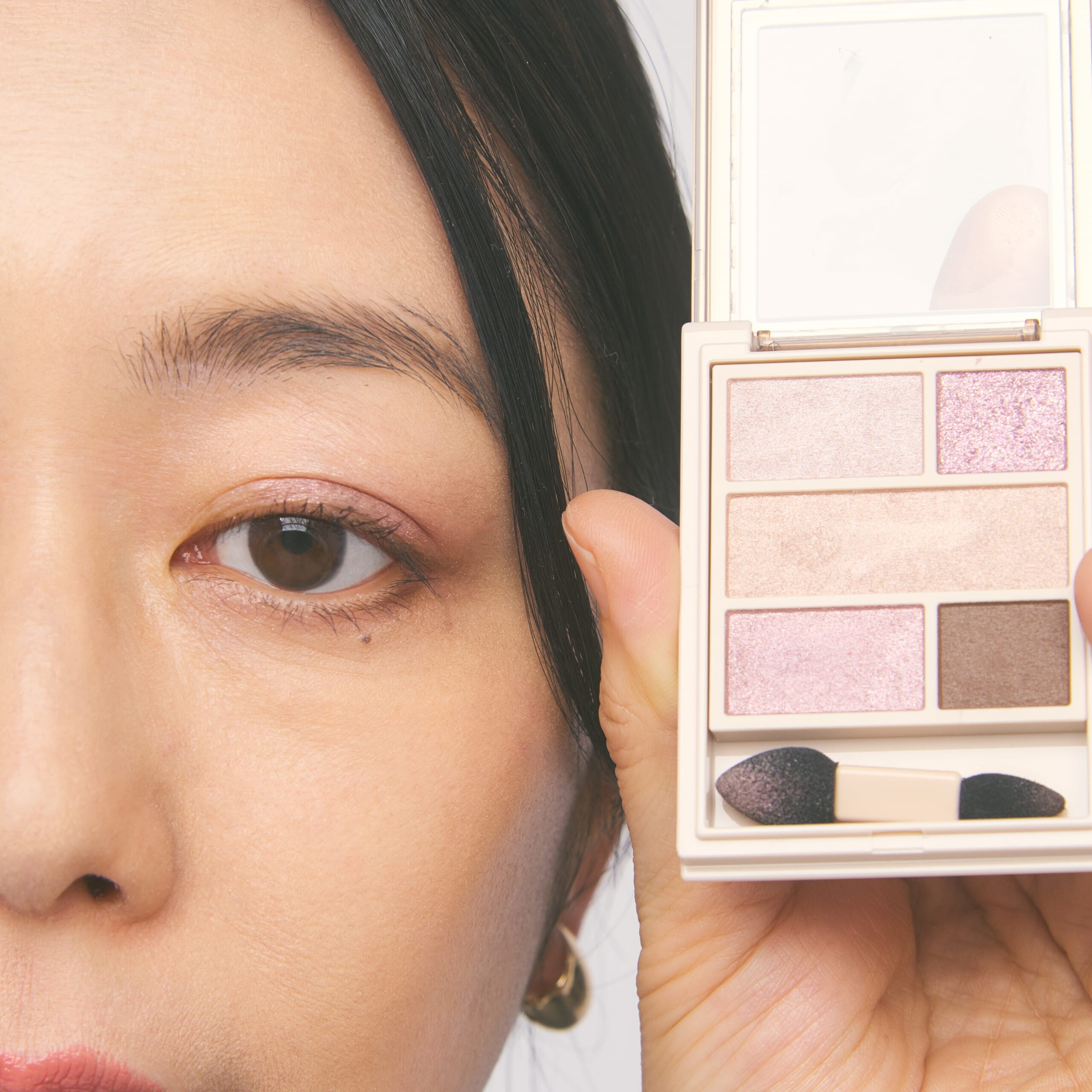 ダブル ムード アイズ【PU-8 モーヴムード】を使用