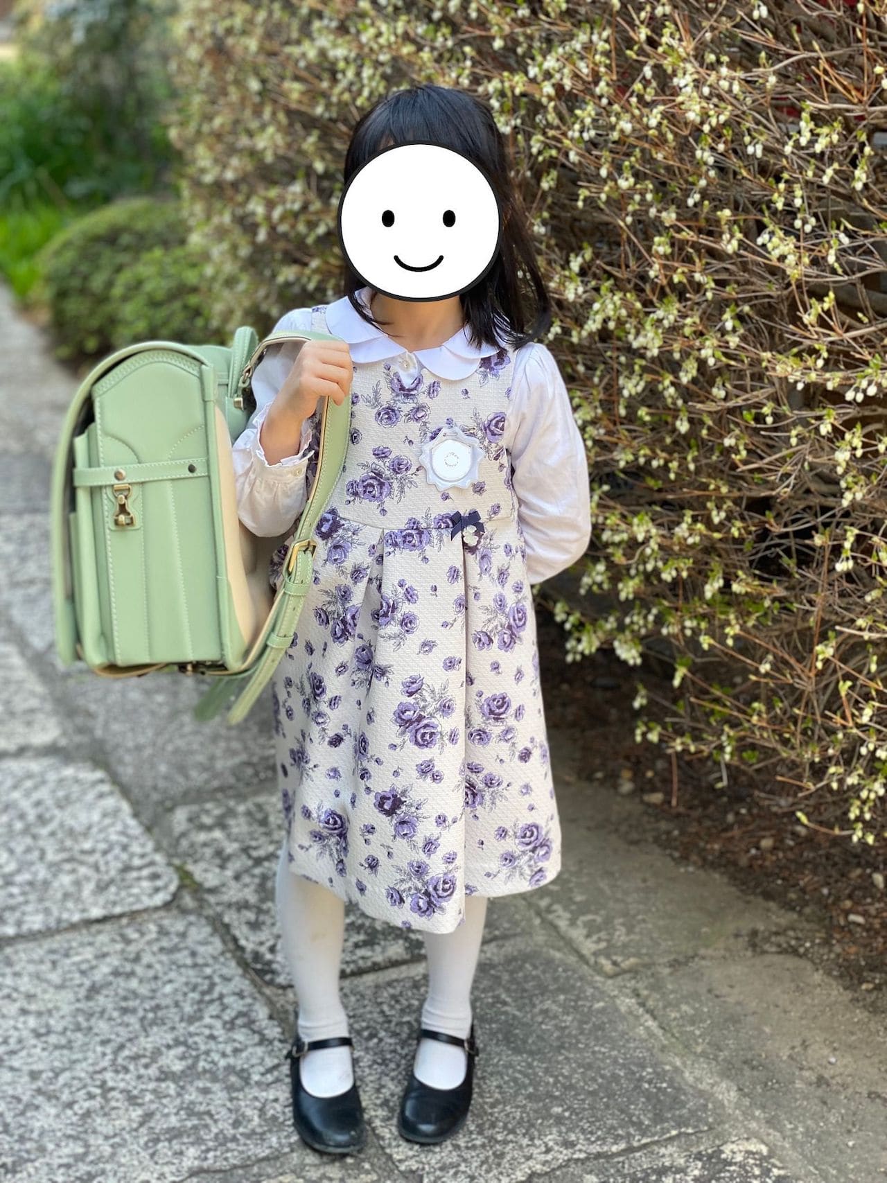 女の子の小学校入学式コーデ　「タルティーヌ エ ショコラ」の花柄ワンピース