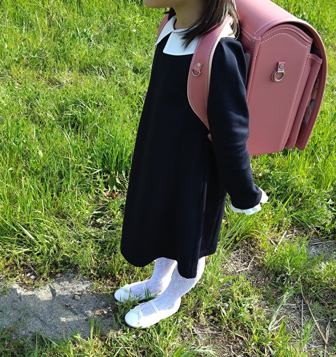 女の子の小学校入学式コーデ　「ユニクロ」のワンピース