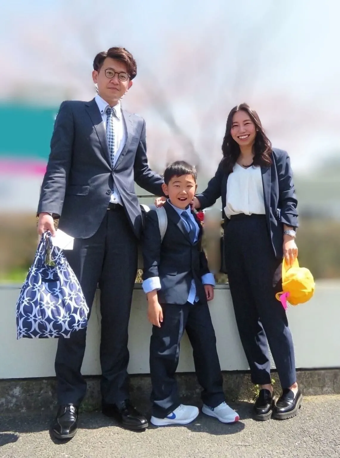 男の子の小学校入学式コーデ　「H＆M」のネイビースーツ