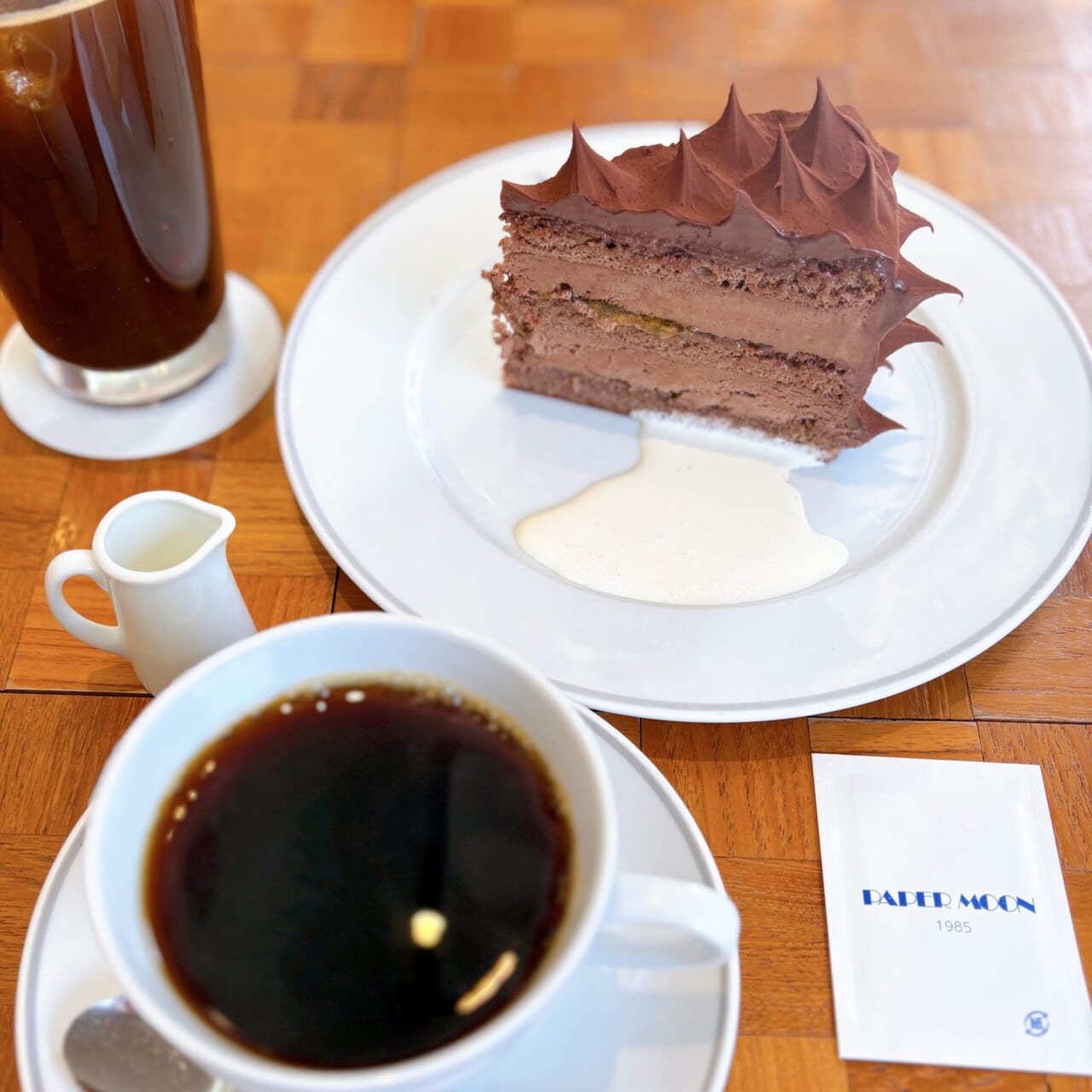 グリーンスプリングス ペーパームーン チョコレートケーキ