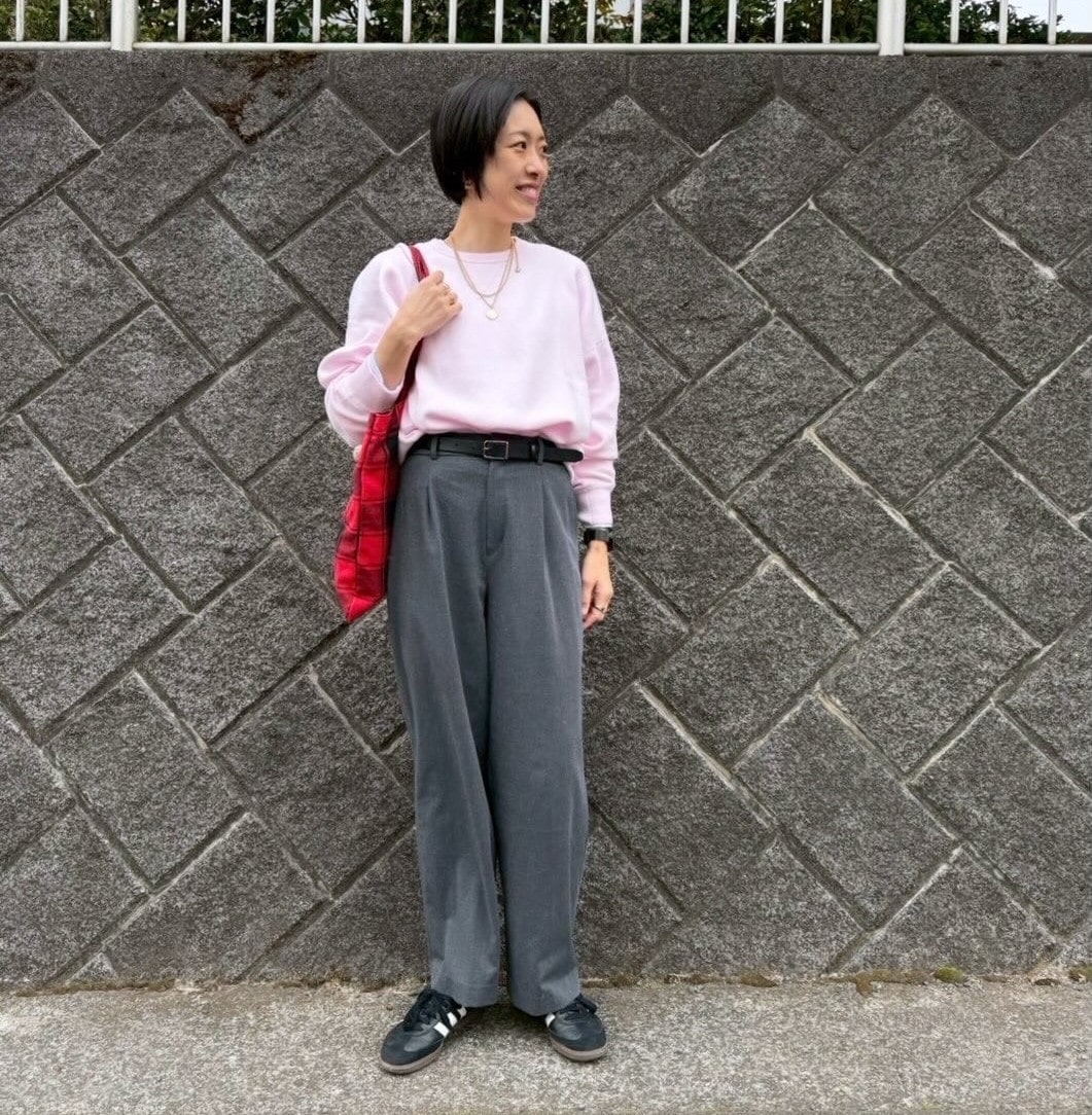 ユニクロ　スムースコットンクルーネックセーター　コーデ