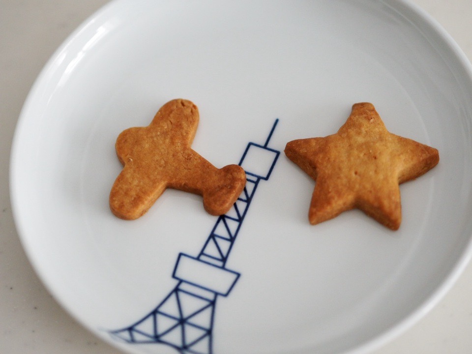 キハラの器のうえのクッキー