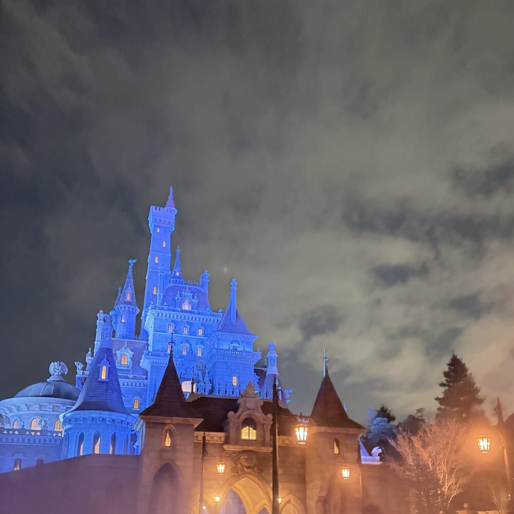 ディズニーランド 美女と野獣 アトラクション