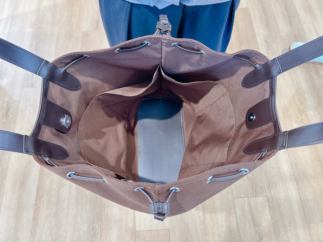 ユニクロ キャンバストートバッグの中身