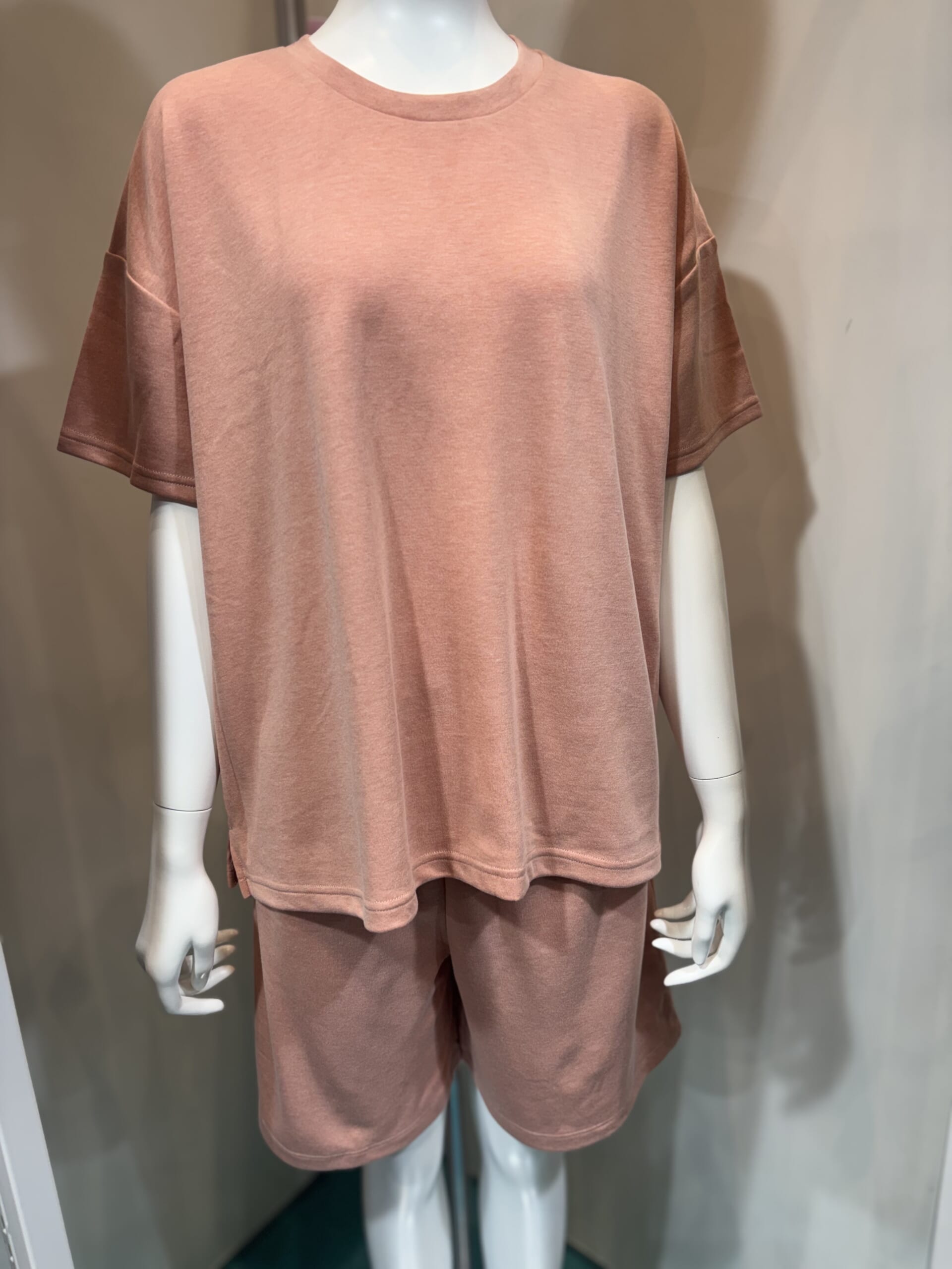 ワークマンのリカバリールームシャツとパンツ