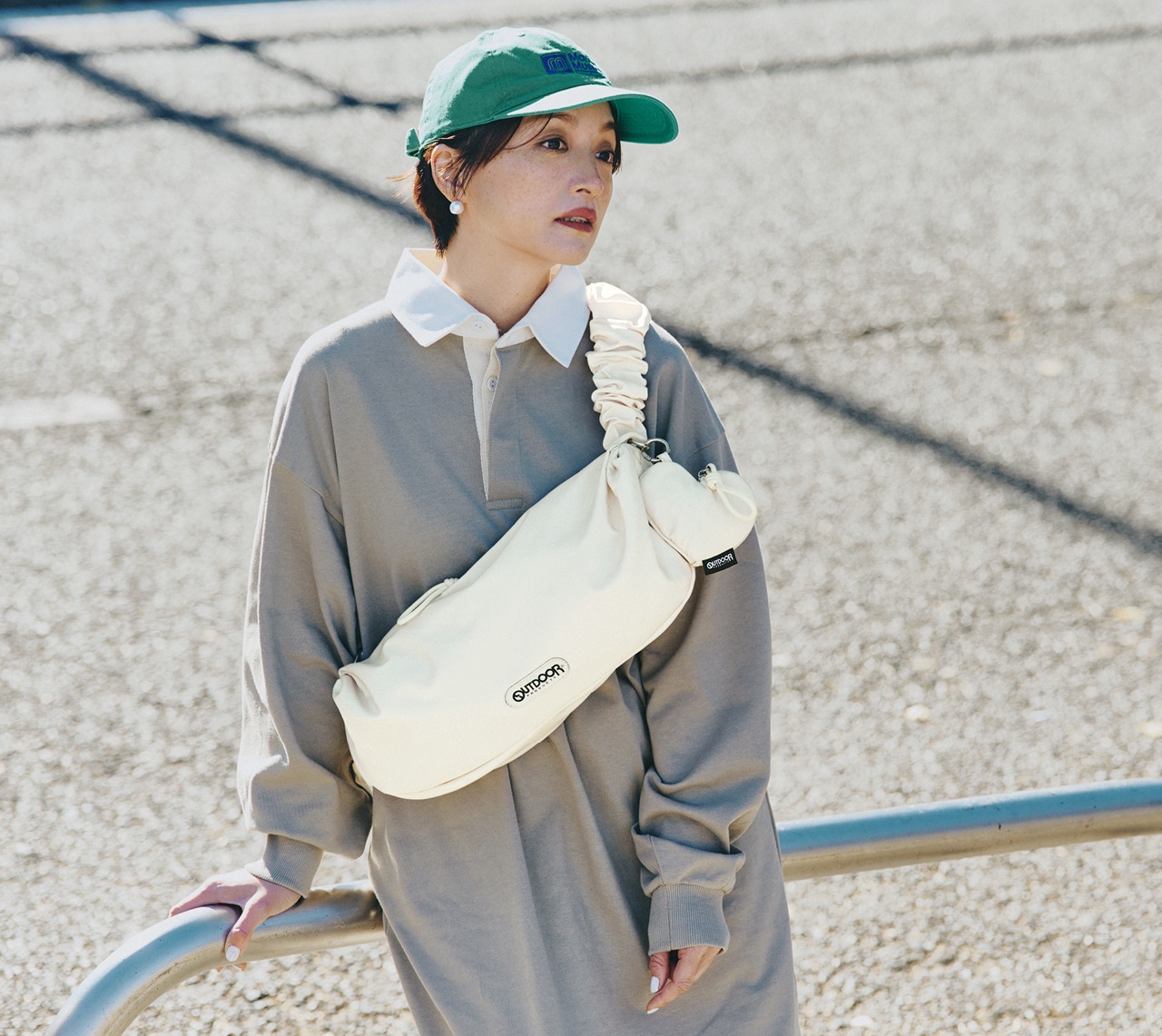 高山 都さんのLEE限定 OUTDOOR PRODUCTS（アウトドアプロダクツ）【LEE別注】LEE100人隊別注ボディバッグのコーデ