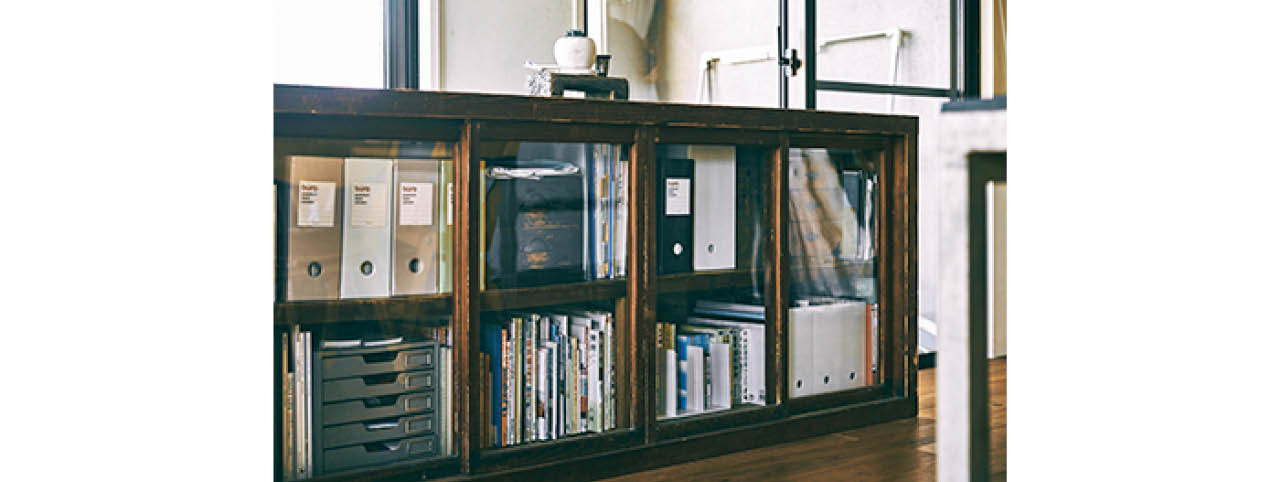 家具や雑貨は、主にネットや蚤の市で選ぶそう。