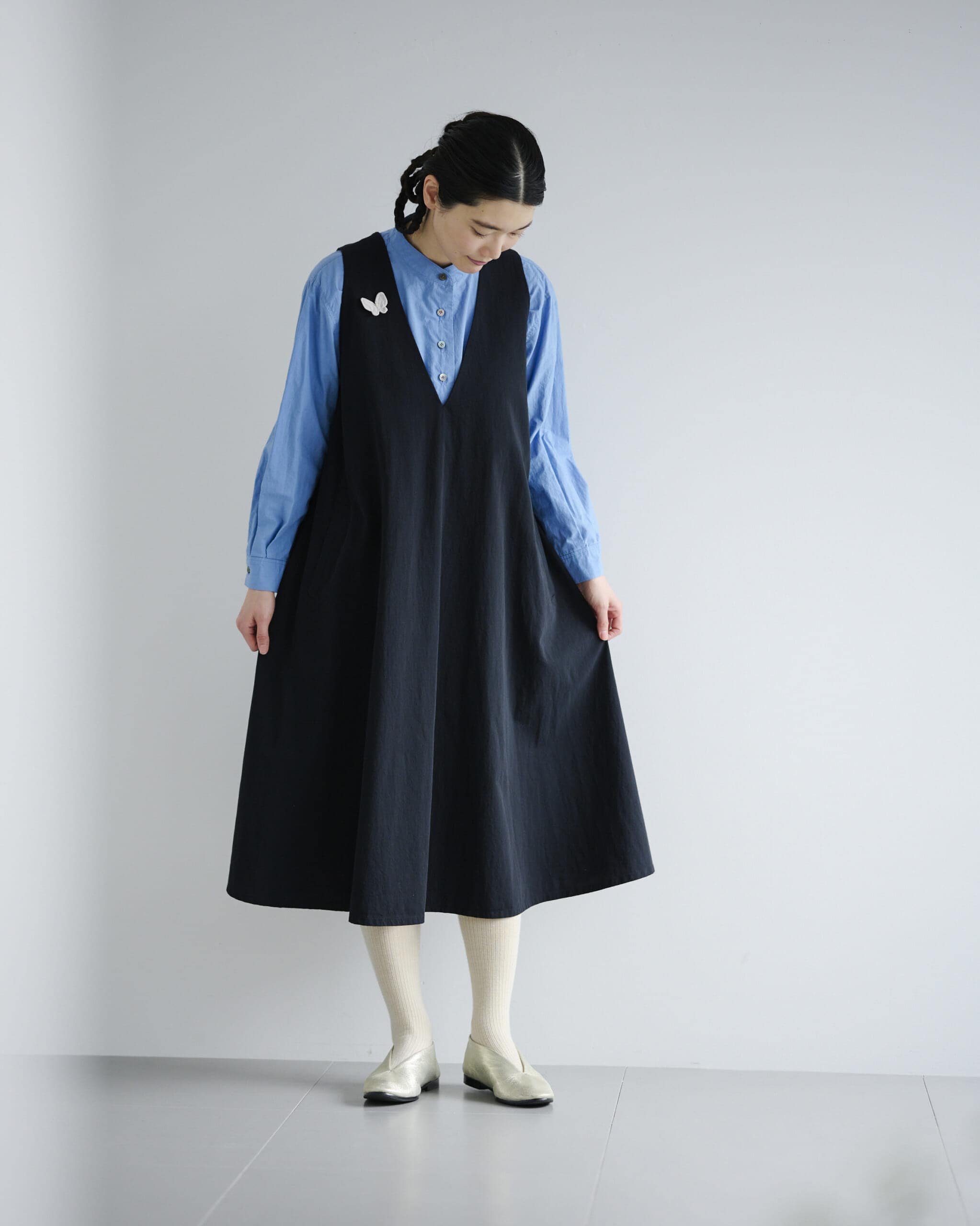 クラスカのオケージョン2026 ブルー×ブラックのワンピーススタイル