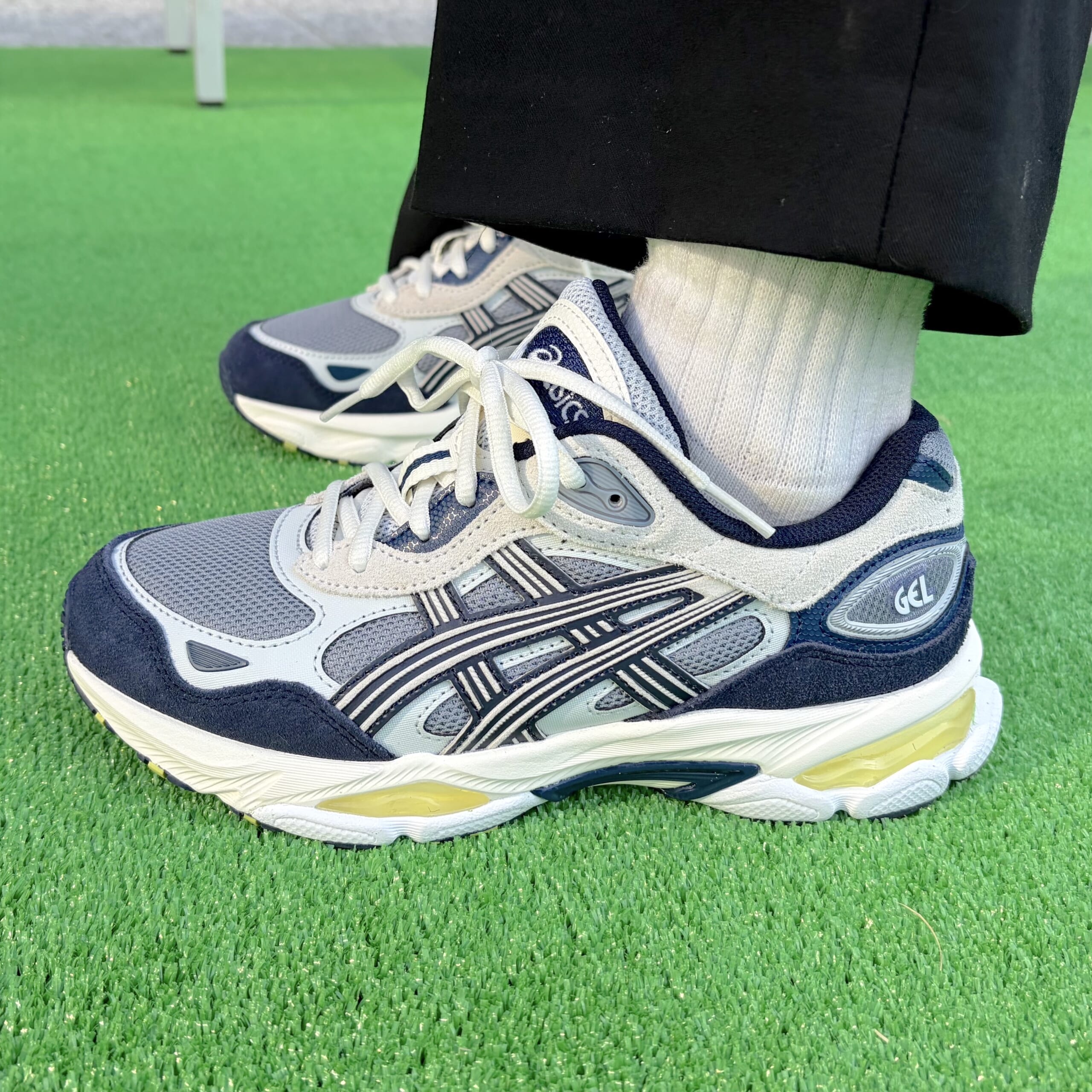 アシックスのGEL-NYC2.0をエディターが試着した横姿