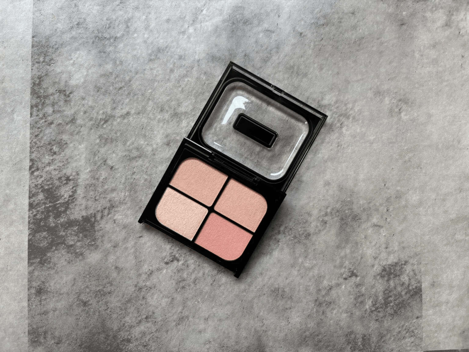 KATE「バウンシーチークシャドウ PK-1 ウォームピーチ」商品