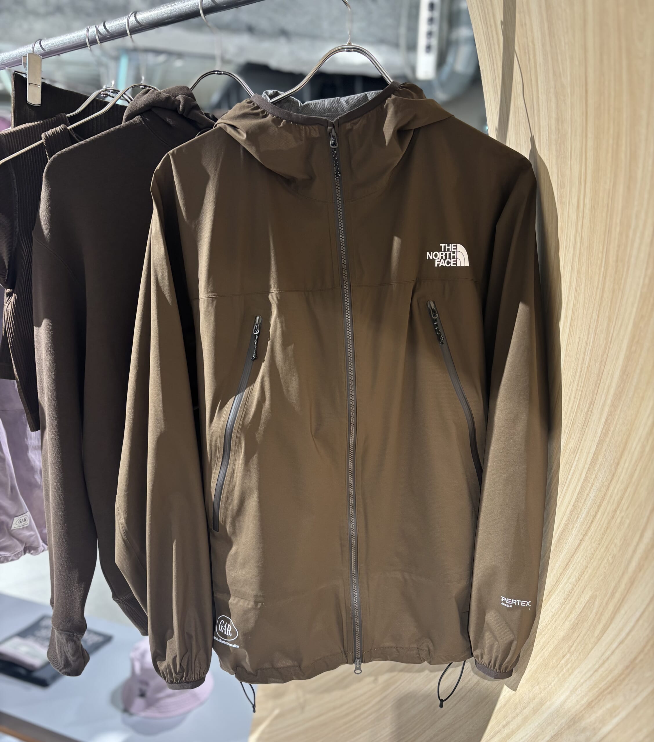 ザ・ノース・フェイス「GARライトレインジャケット」