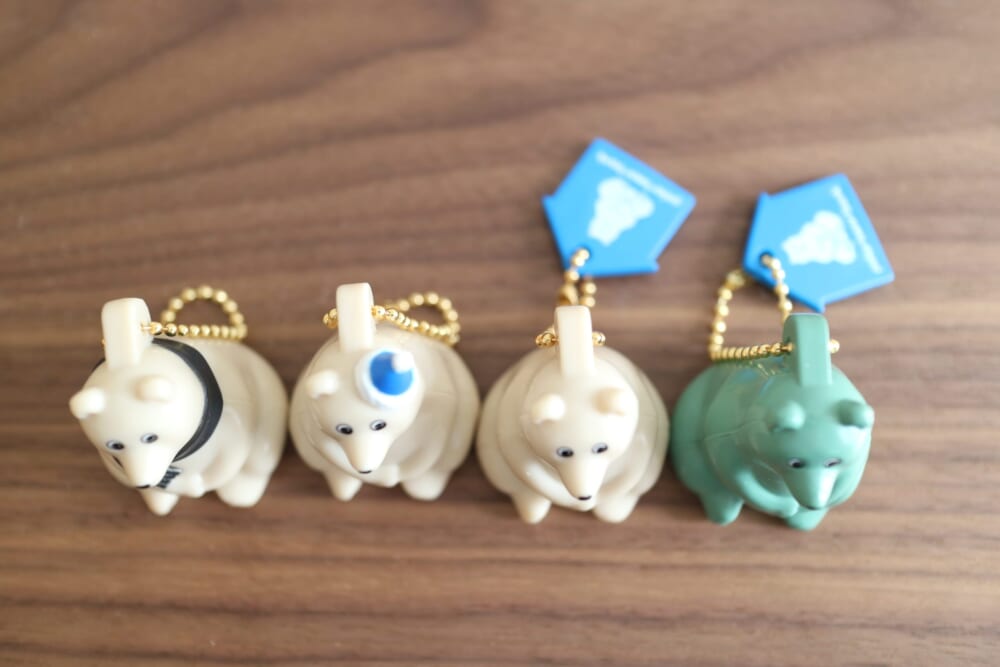 ガチャガチャ　ポーラベア　ミニチュアチャーム