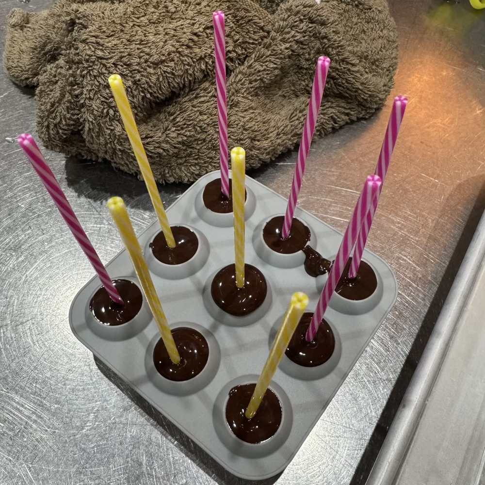 バレンタイン　ロリポップチョコ　手作り