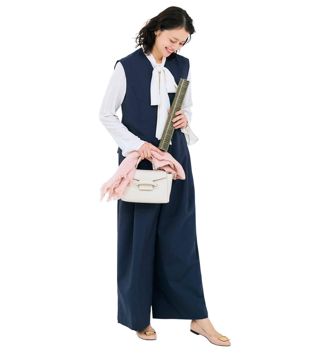 岸本セシルさんのN.O.R.Cのラップ風デザインオールインワンコーデ