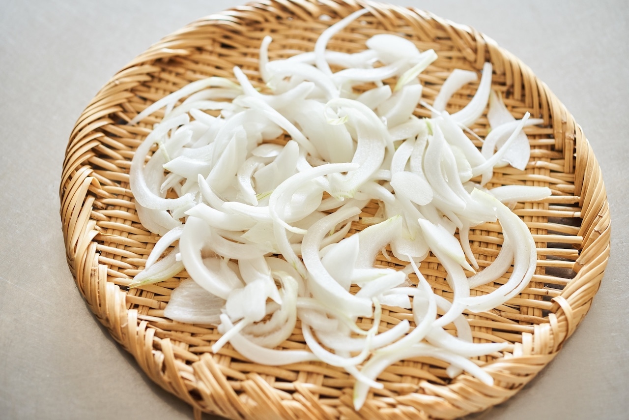 榎本美沙さん 新玉ねぎとアボカドの和風サラダ