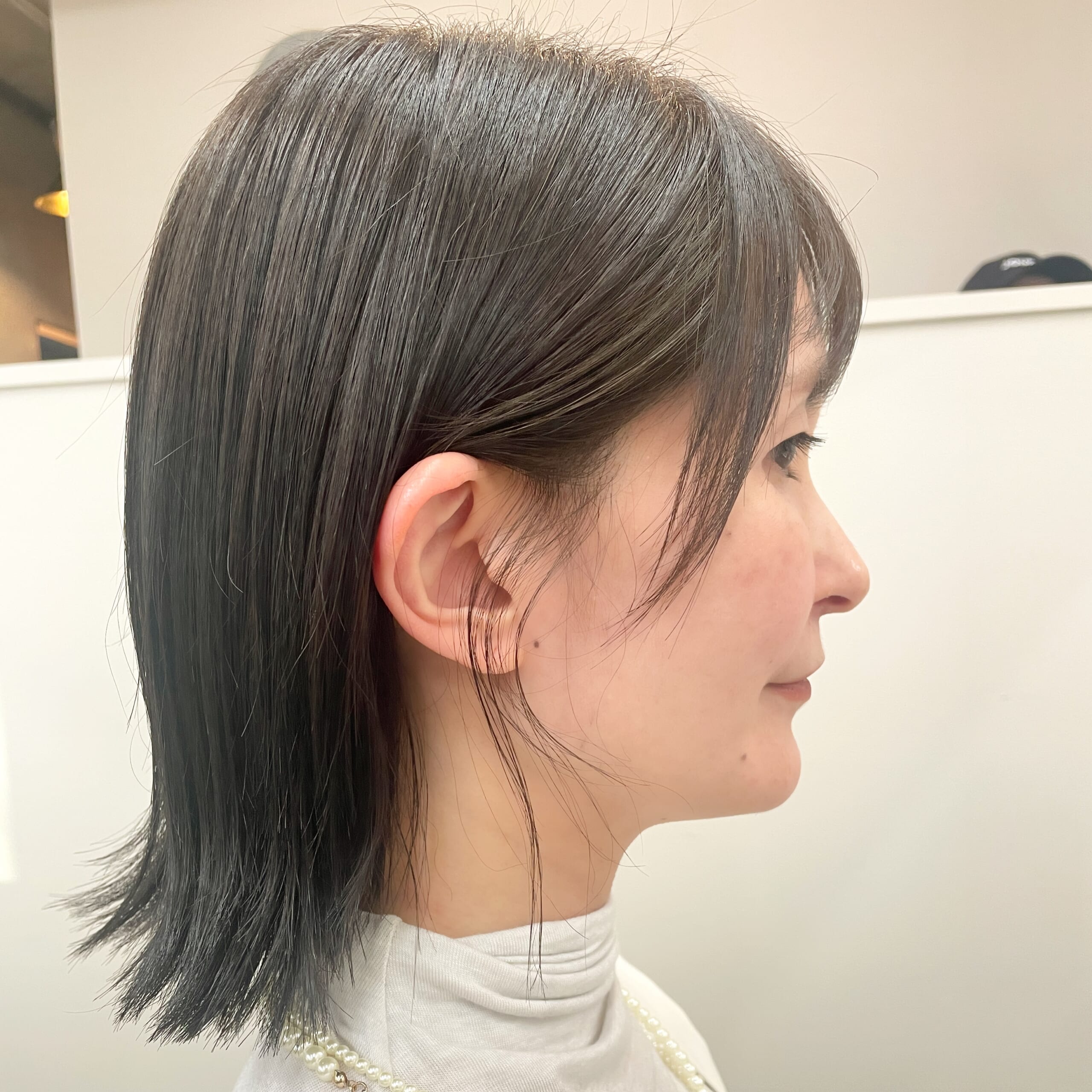 メガネが似合う大人の長めボブ　サイド