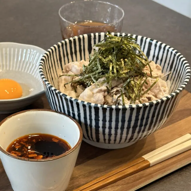 ニトリ「超軽量どんぶり カル：エクレ」使用例