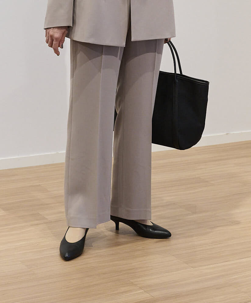 PLST「トリアセブレンドストレートパンツ」のシルエット