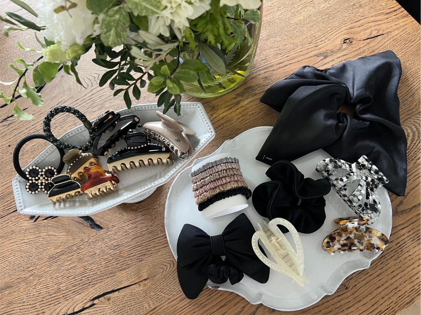 アレクサンドル ドゥ パリのヘアクリップ、リボン。POTETE（ポテテ）のヘアゴムとヘアクリップ、acca（アッカ）ヘアクリップ・ミニヘアクリップ、韓国ブランドのシュシュ。