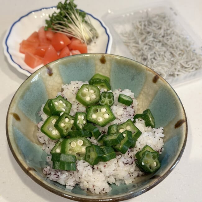 【長谷川あかりさんレシピ】シラスと赤じそふりかけの野菜ちらし