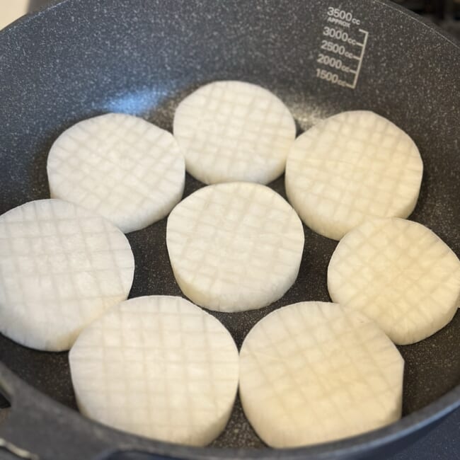 「大根ステーキ」レシピ／榎本美沙さん