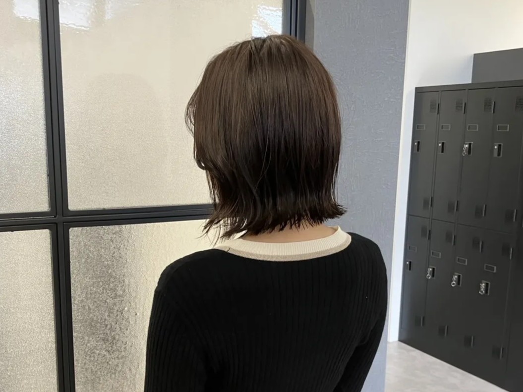 コデマリさん　切りっぱなしボブ　バック