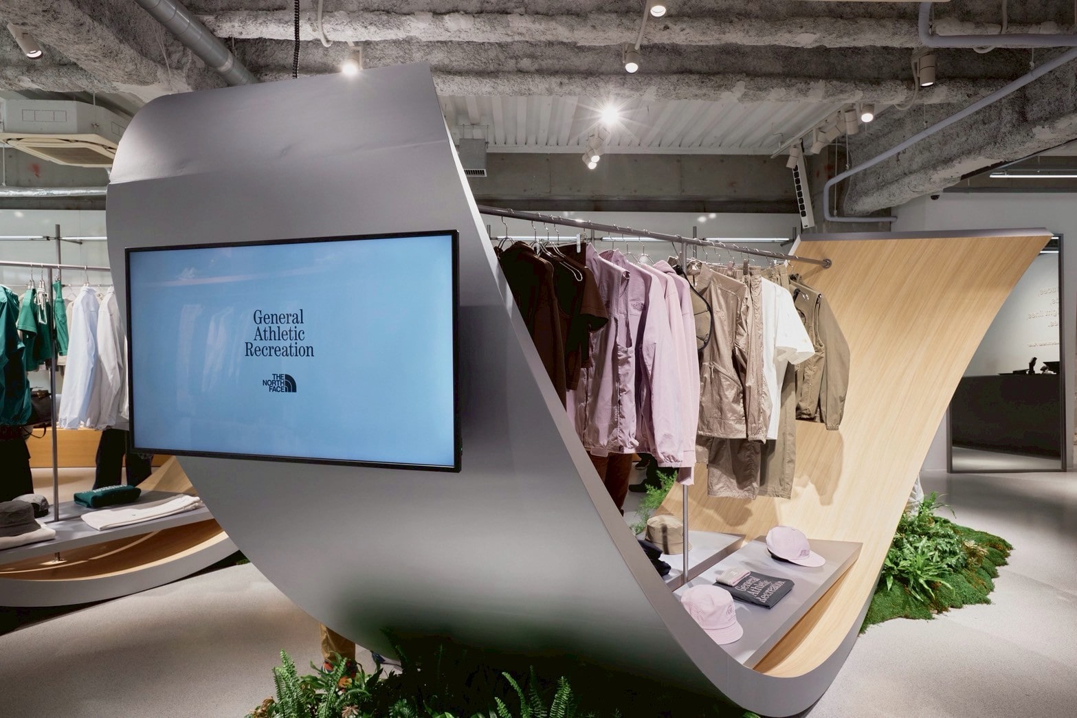 ザ・ノース・フェイス「GAR」展示