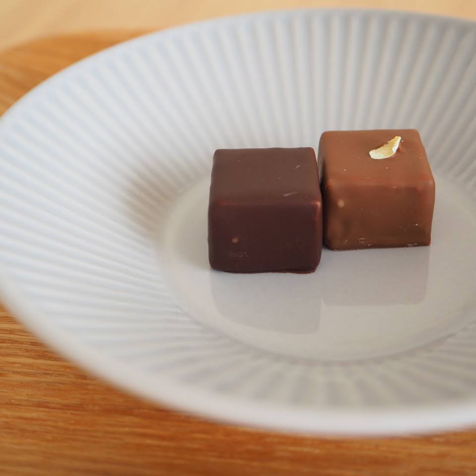 (左)森の樹木×ピスタチオ
(右)茉莉花茶