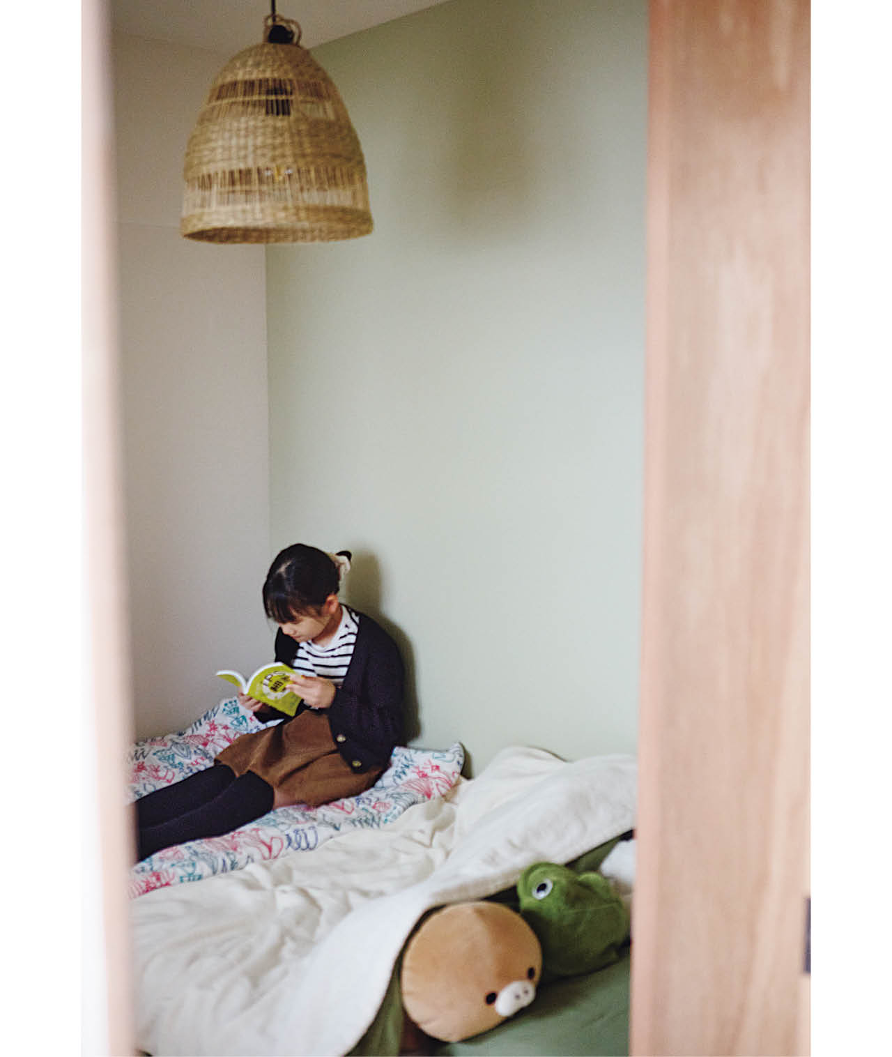 大好きなぬいぐるみや雑貨を飾ってインテリアを楽しむ長女。気が散らず、勉強にも集中できるように。