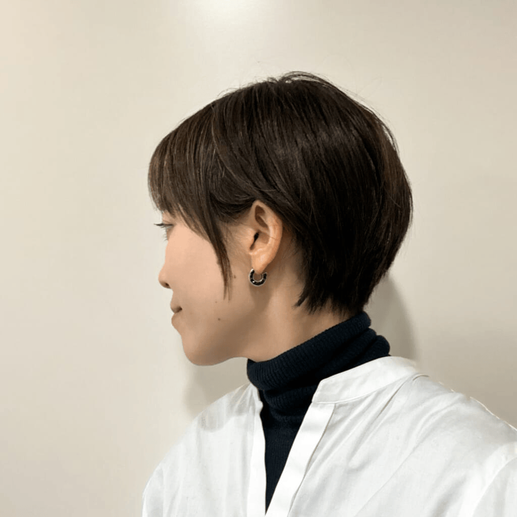 さとささん　襟足短めのショート　サイド