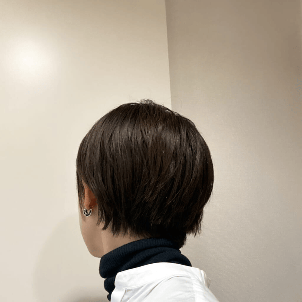 さとささん　襟足短めのショート　バック