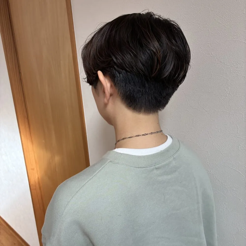 ゆっPさん　甘刈りショート　バック