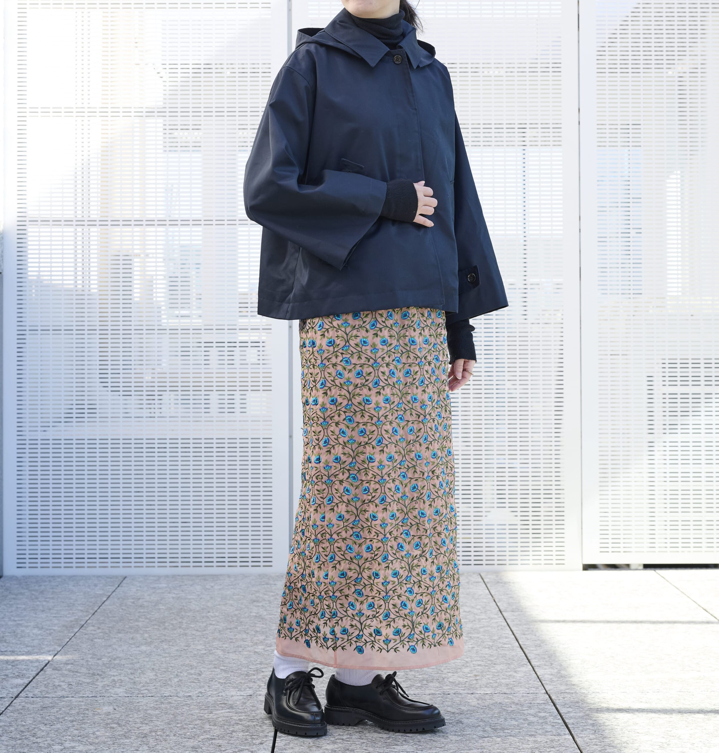 12closet 【洗える】【撥水】ステンカラーフーディーコートのネイビーを試着