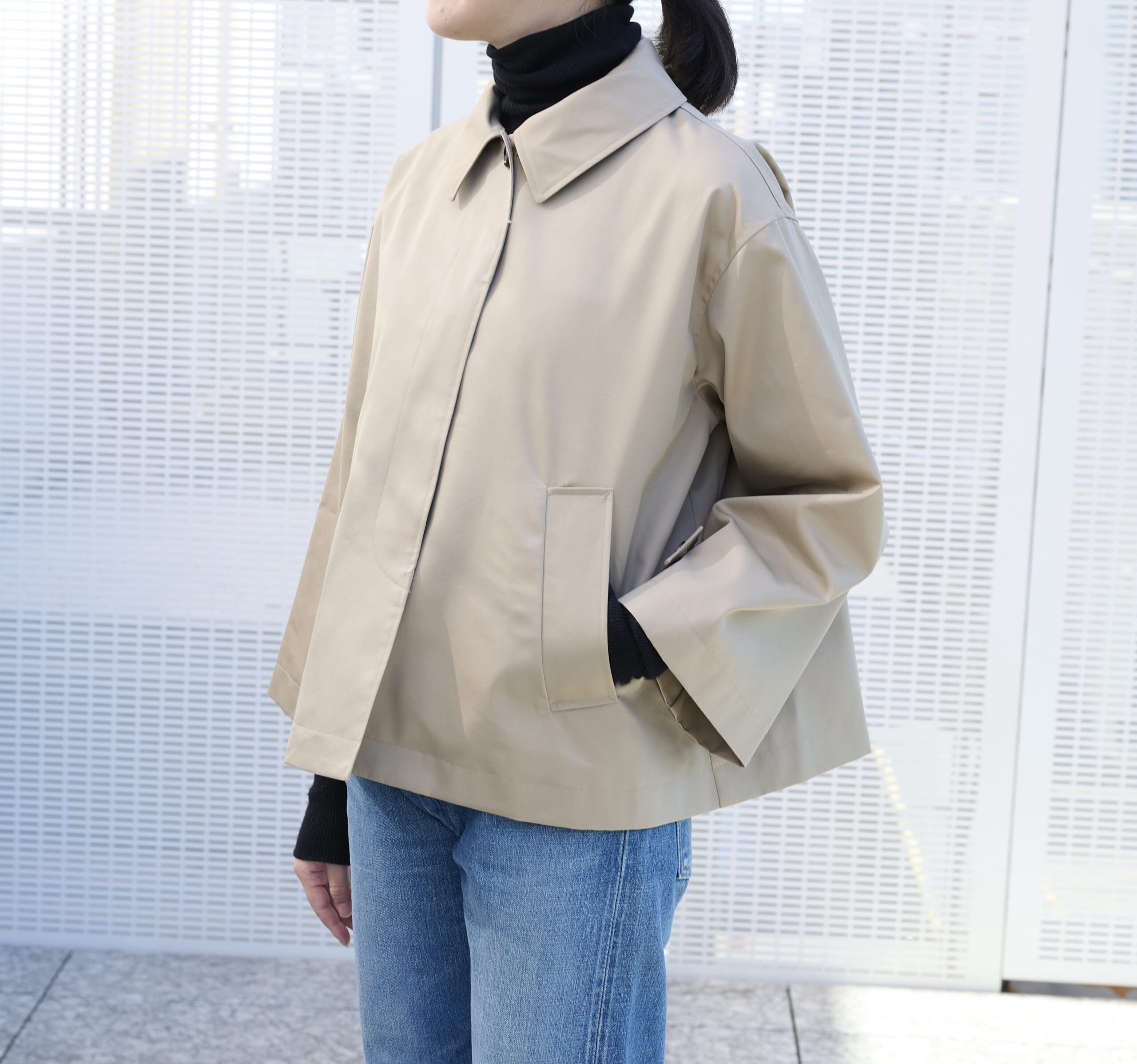 12closet 【洗える】【撥水】ステンカラーフーディーコートのフードを外して試着