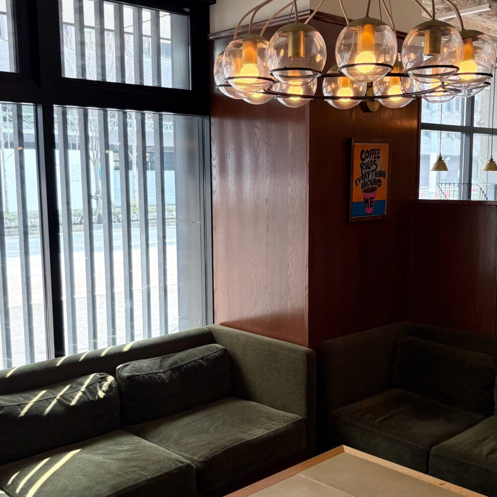 SCHOOL BUS COFFEE BAKERS　人気ベーカリーカフェ