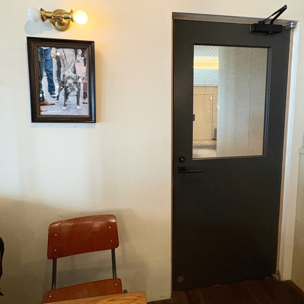 SCHOOL BUS COFFEE BAKERS　人気ベーカリーカフェ