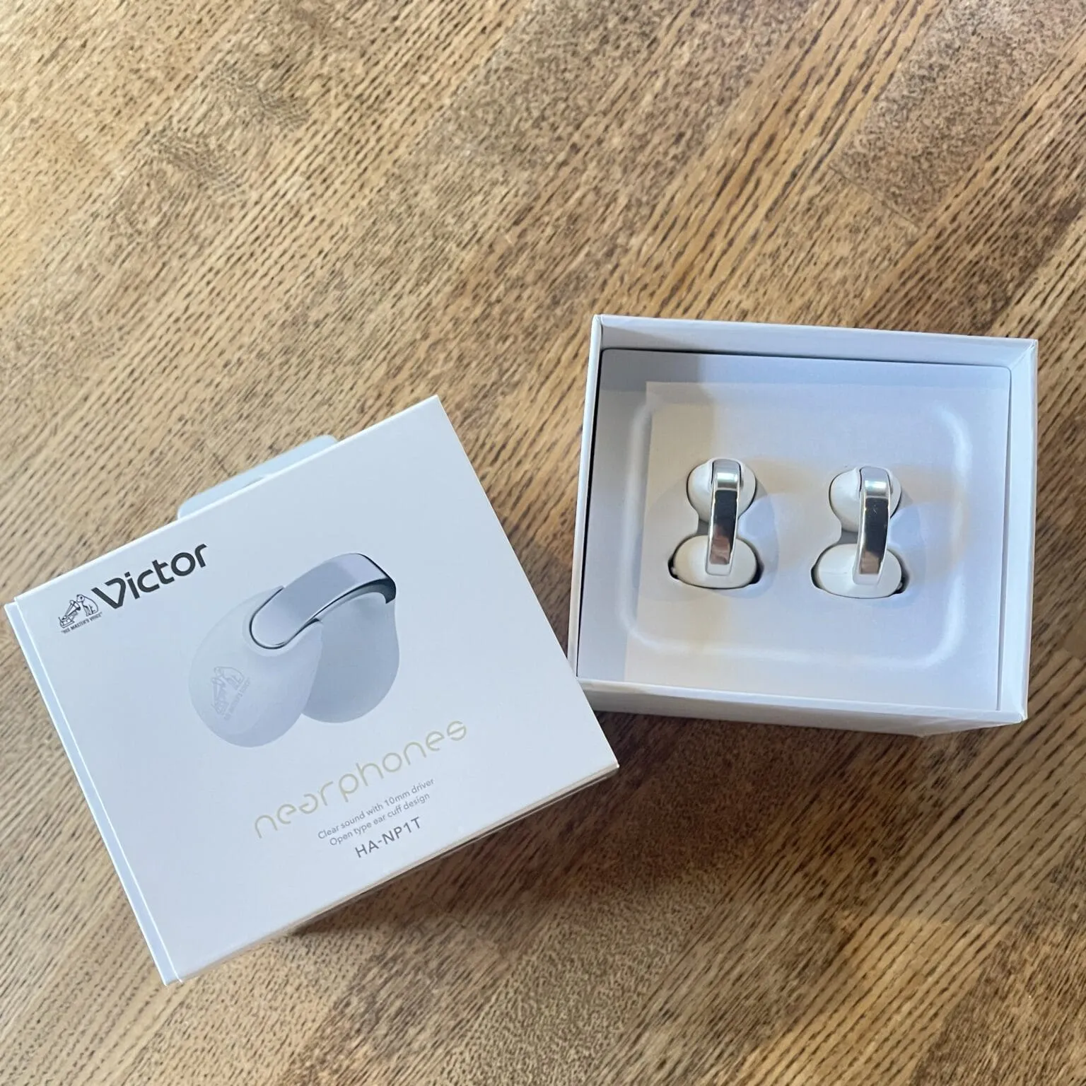 Victor「HA-NP1T ワイヤレスイヤホン」箱と中身