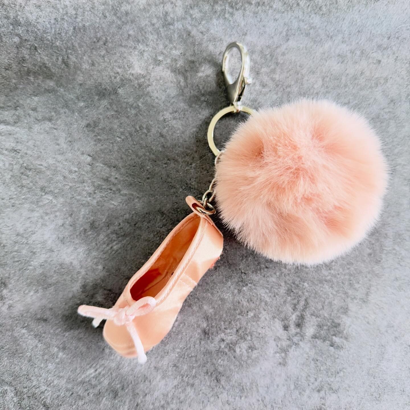 ZARA バレエ キーリング