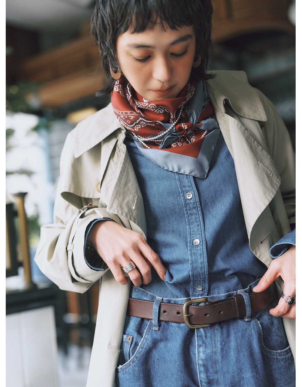 「革ベルト」一本で〝手をかけてる感〟 竹下玲奈さん